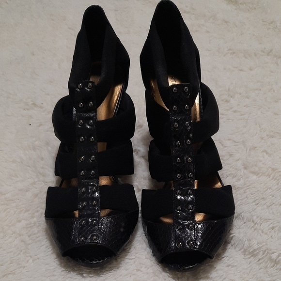 Arturo Chiang Studded Black Heels with Elegant Straps - Picture 1 of 12